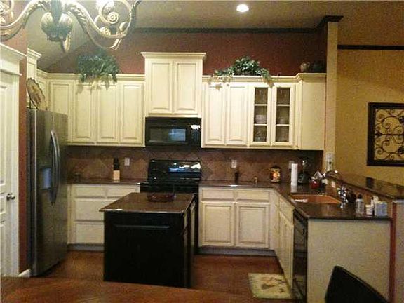 5th image of 16325 S Old Elm Ln