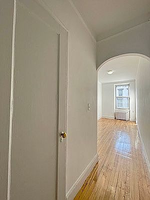 2nd image of 335 W 19th St #C4