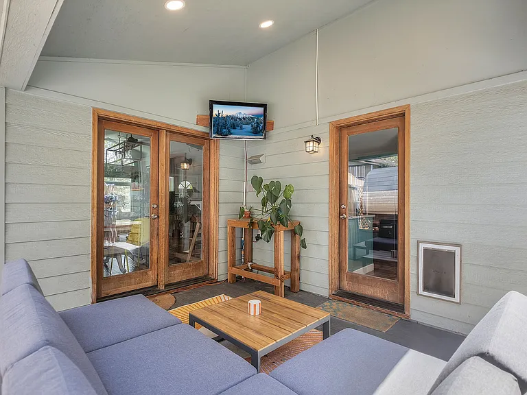 2807 NE Lotno Dr — Photo 19