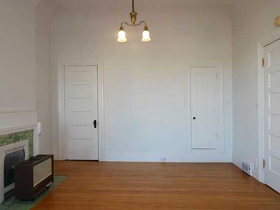 4th image of 718 Broderick St #3