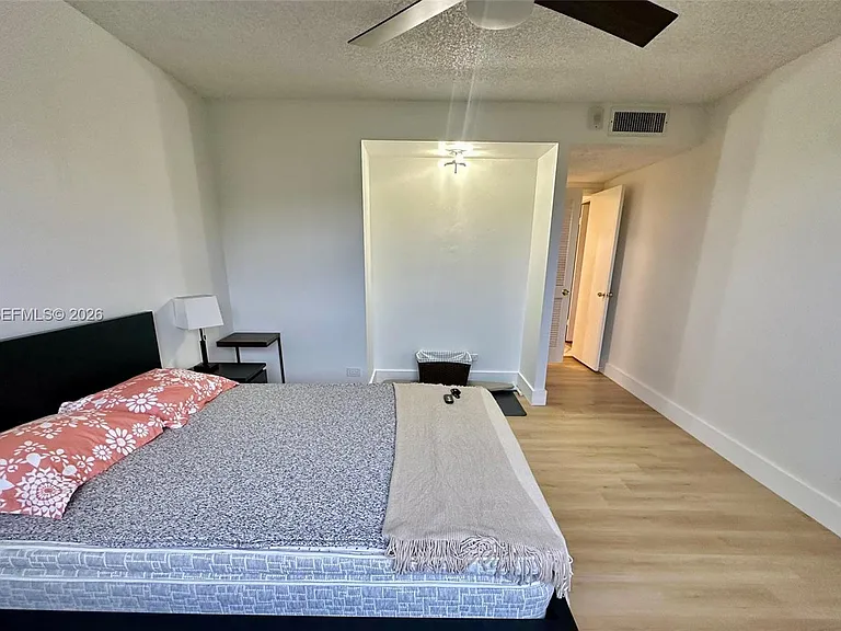 800 NE 195th St #314 — Photo 15