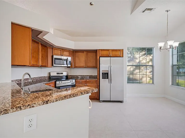 1542 Brook Hollow Dr — Photo 11
