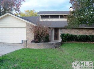 4901 Queen Ct, Fort Worth, TX 76103