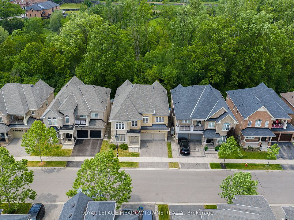 1st image of 332 McGibbon Dr