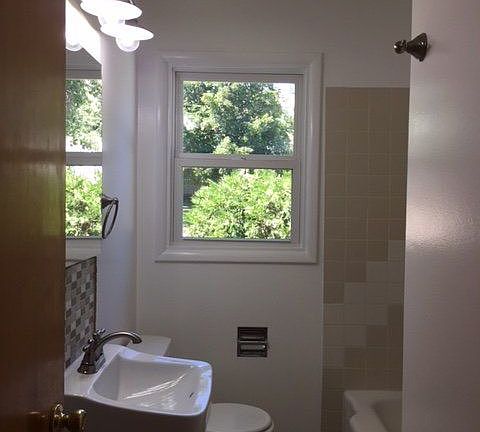 5th image of 1232 Yale Ave