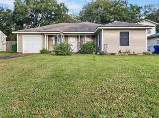 1013 Ridgecrest St, Angleton, TX 77515