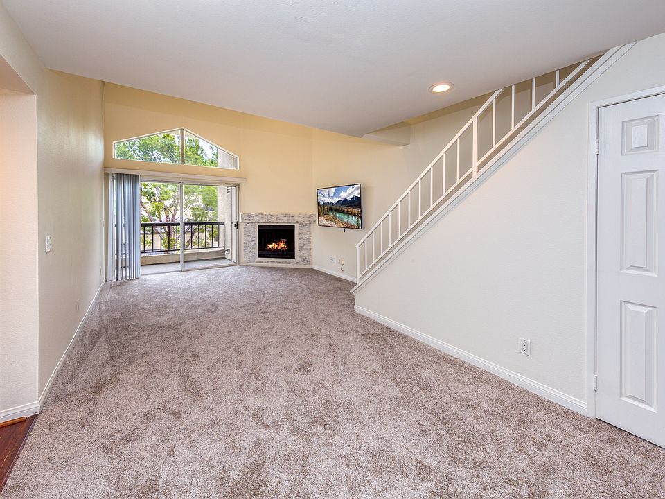 1st image of 5500 Owensmouth Ave APT 303