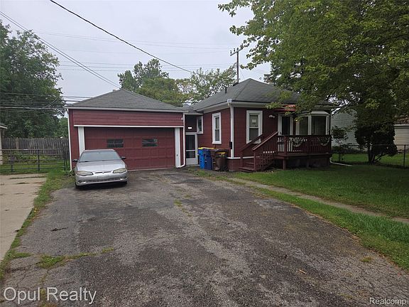 2nd image of 35312 Chestnut St