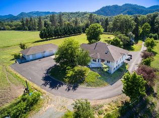 295 Foots Creek Rd, Gold Hill, OR 97525