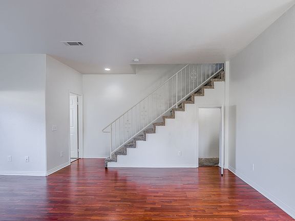 5th image of 242 Kennedy St APT 9