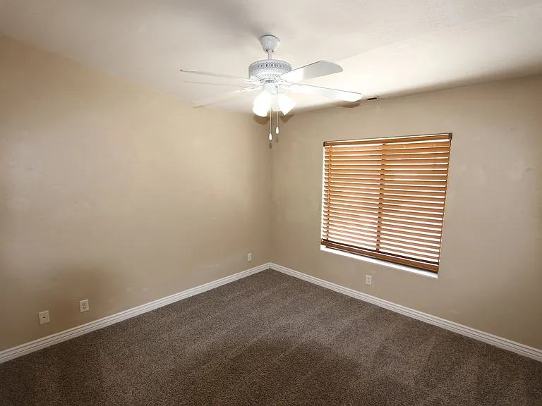 1535 E Payton Way — Photo 32