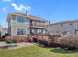 30990 Bayview Dr, Gibraltar, MI