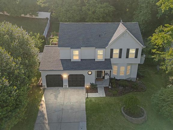 4th image of 421 Abbey Cir