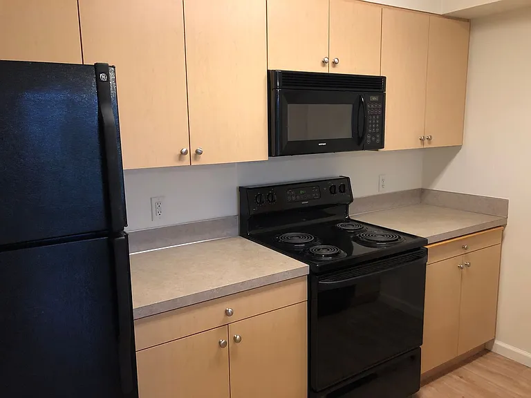 Falcon Ridge Apartments — Photo 14