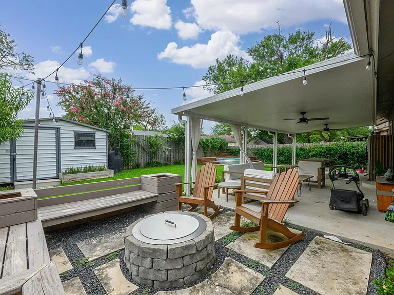 7803 Woodcroft Dr — Photo 17
