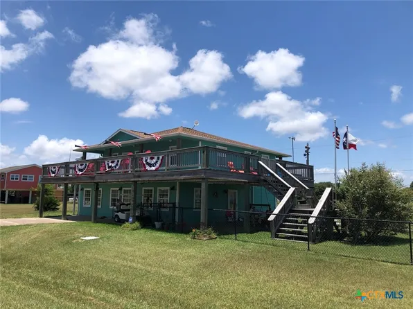 1039 Bayview Dr, Palacios, TX 77465