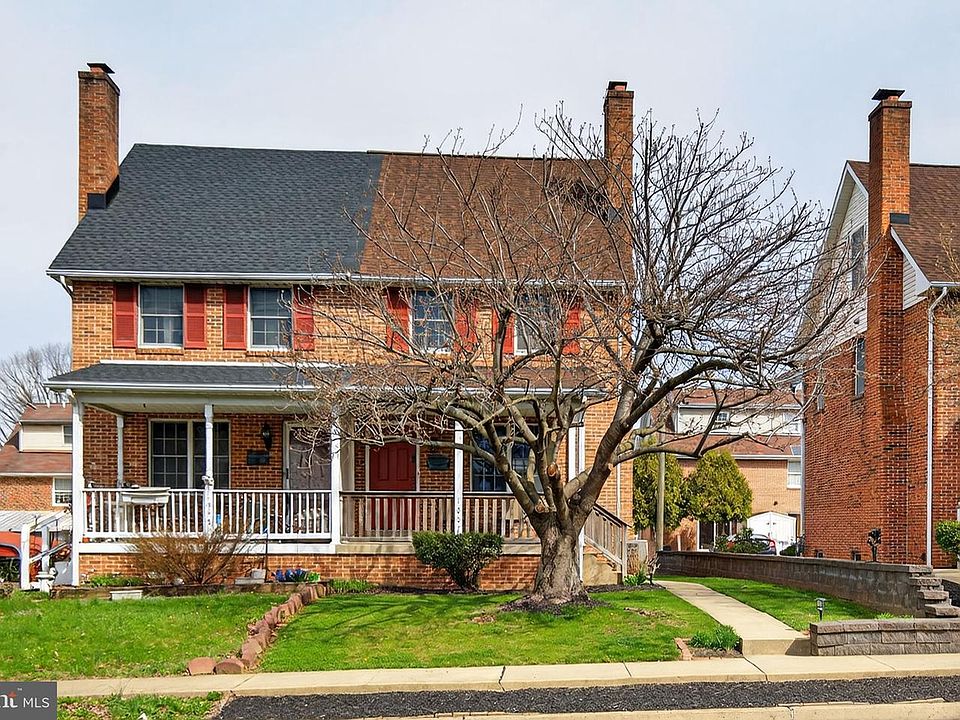 1st image of 1007 E Walnut St
