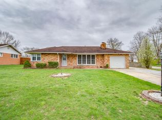 223 Redwood Dr, Godfrey, IL 62035
