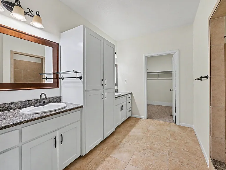 130 Groveland Pl — Photo 15