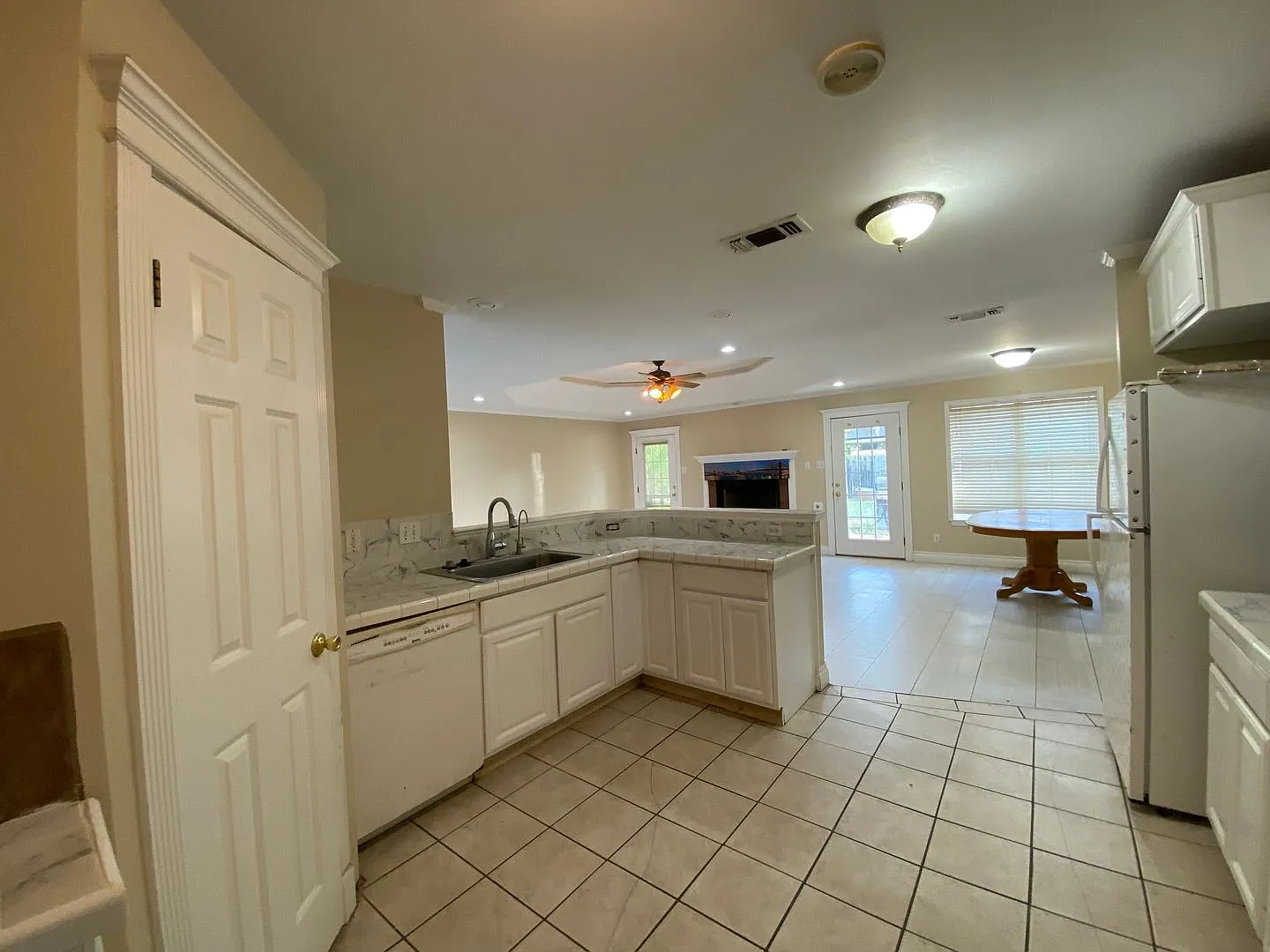 Discover your perfect 3 bedroom, 2 bath home in The Bluffs! — Photo 3