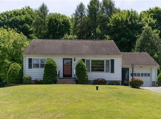 325 Dickerson Dr N, Camillus, NY 13031