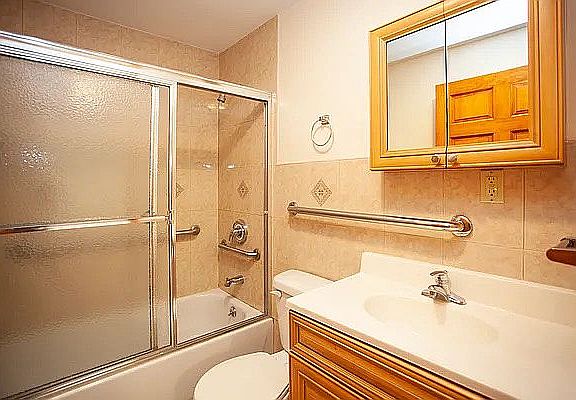4th image of 62 Tompkins Ave #4F