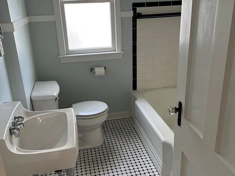 76 Westview Ter — Photo 8