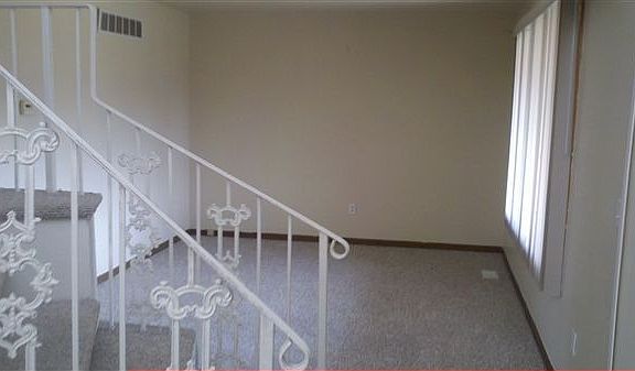 Living / formal Dinning Room