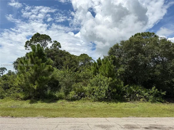 6028 Keystone Cir, Labelle, FL 33935