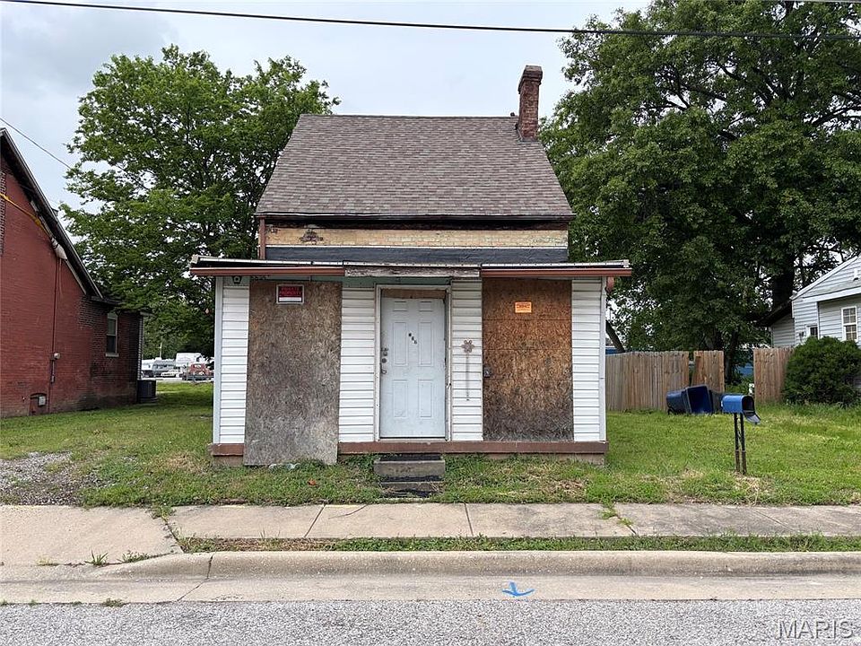 1st image of 731 S 1st St