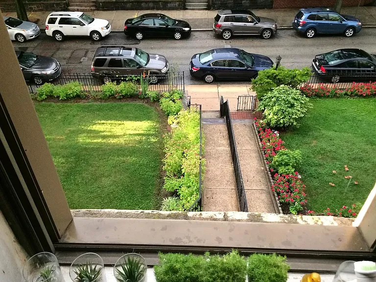 2224 Green St #4 — Photo 7