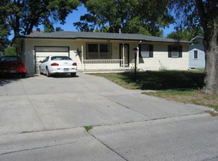 108 Fairview Dr, Glenwood, IA 51534