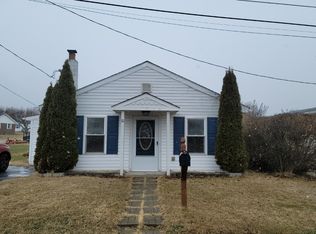 11 University Dr, Pennsville, NJ 08070