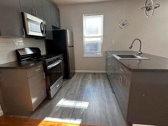 3rd image of 10 Walter Pl