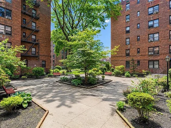 25 Oliver St APT 4A, Brooklyn, NY 11209