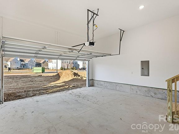 4th image of 3222 Leah Elizabeth Ln