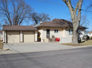 408 S Prairie Ave, Fairmont, MN 56031