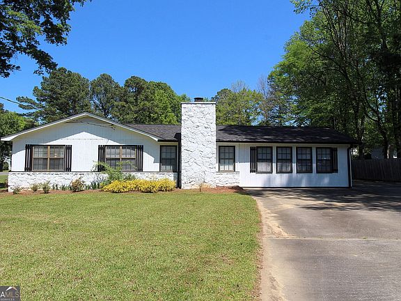 2nd image of 17 Woodvalley Ter NW