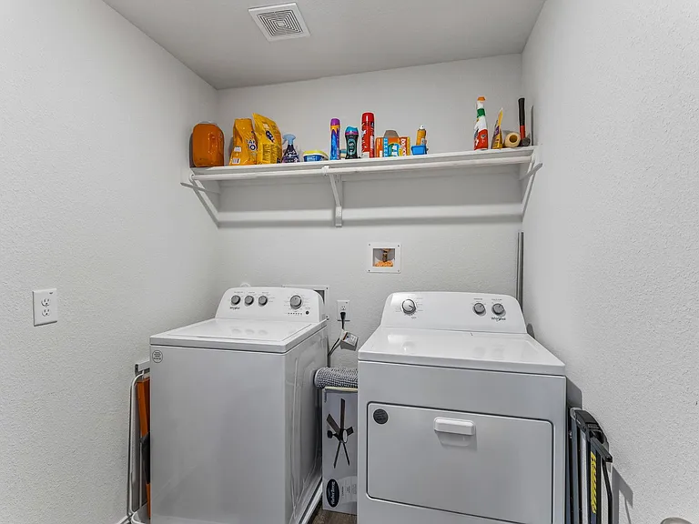 343 Sickle Loop — Photo 20