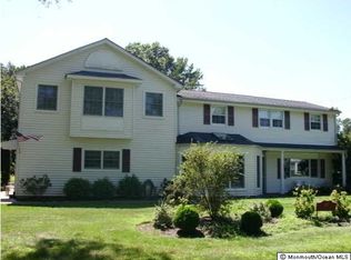 63 Lone Oak Rd, Middletown, NJ 07748