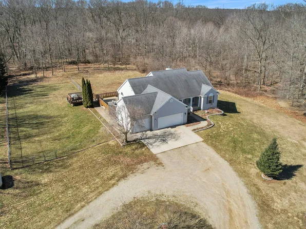 9045 Newman Dr, Portland, MI 48875