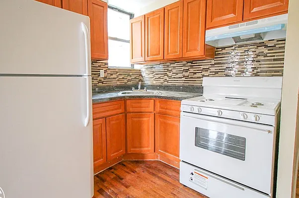 Rented by Hagstrom Management Inc | media 29