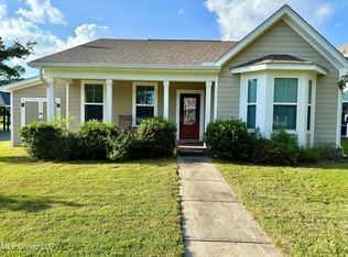 1 Sweetgrass Ln, Ocean Springs, MS 39564