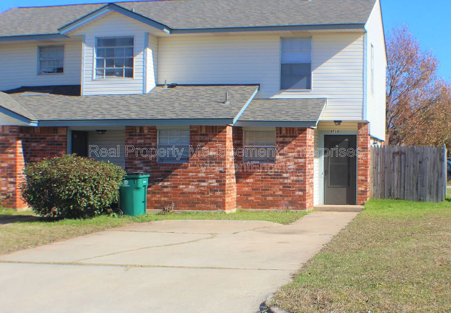 2 bed, 2.0 bath, 1038 sqft, $1,000 — Photo 1