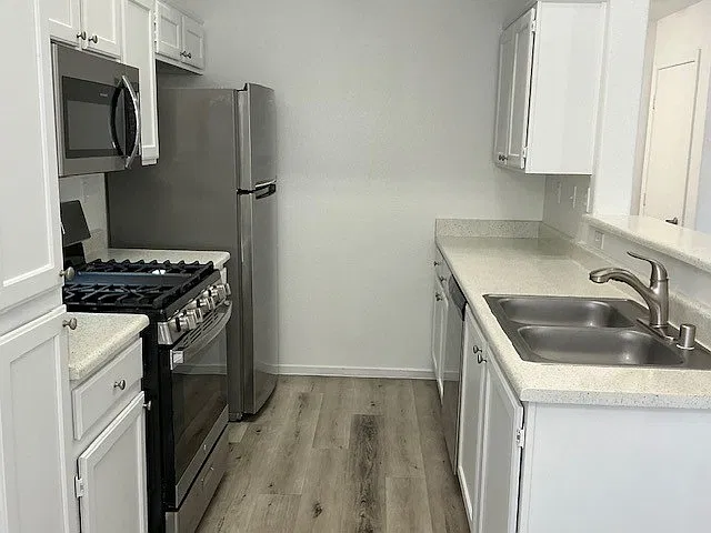 2 bed, 2.5 bath, 1000 sqft, $1,749 — Photo 2