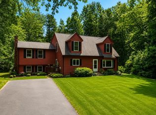 351 Hartford Ave E, Uxbridge, MA 01569