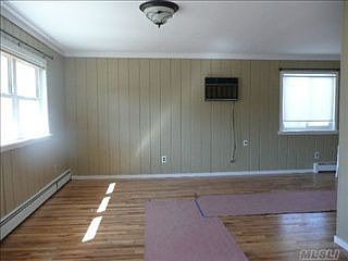 1st image of 155 Woodycrest Dr