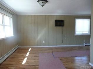 155 Woodycrest Dr, Farmingville, NY