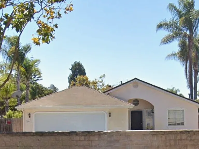 404 W Essex Ct — Photo 1