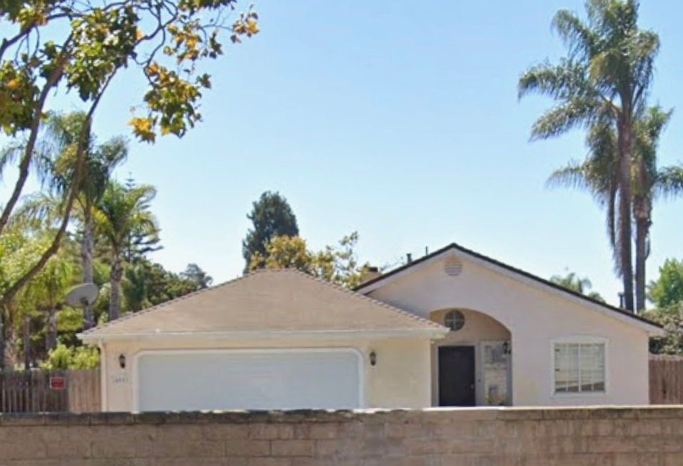 1st image of 404 W Essex Ct